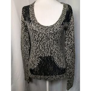 BKE Woman's Knit Sweater With Lace Detail Kangaroo M(670)